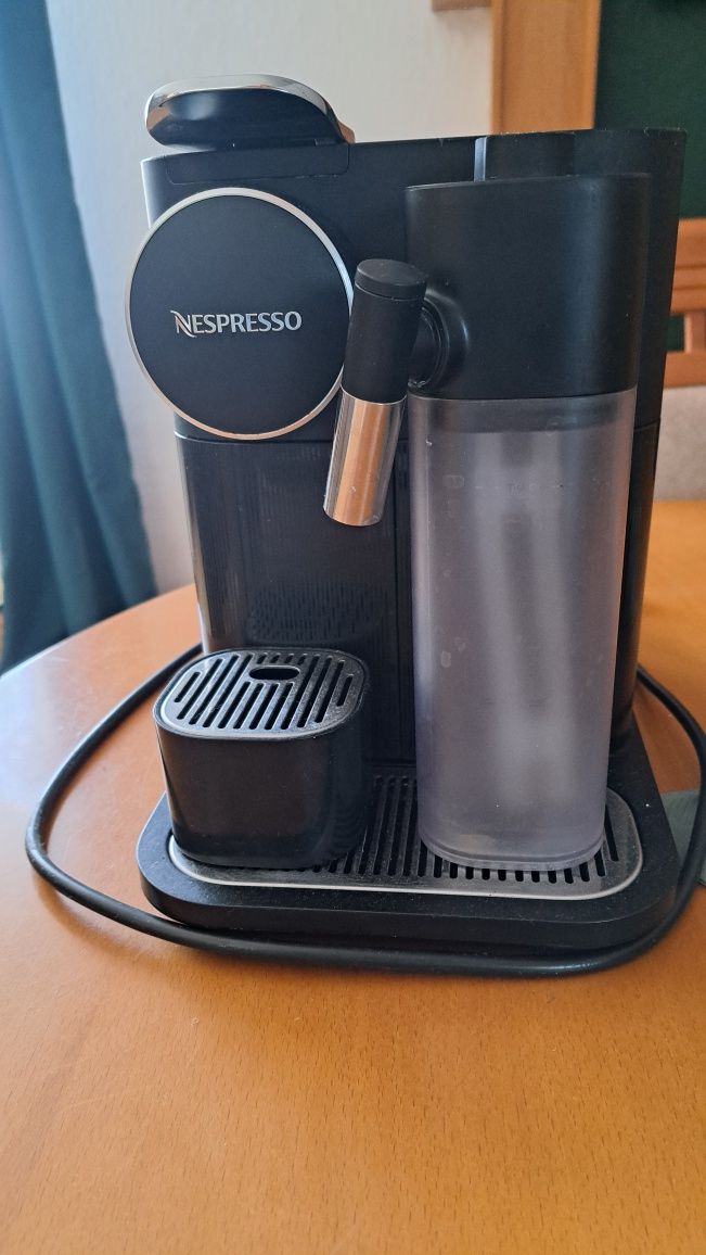 Ekspres Nespresso