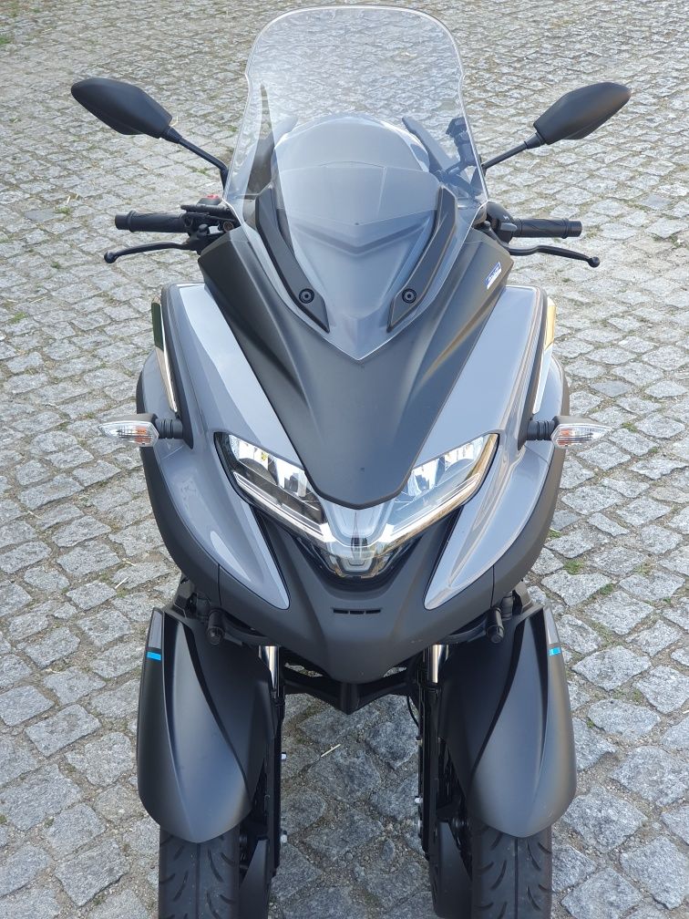 Vendo yamaha tricity 300