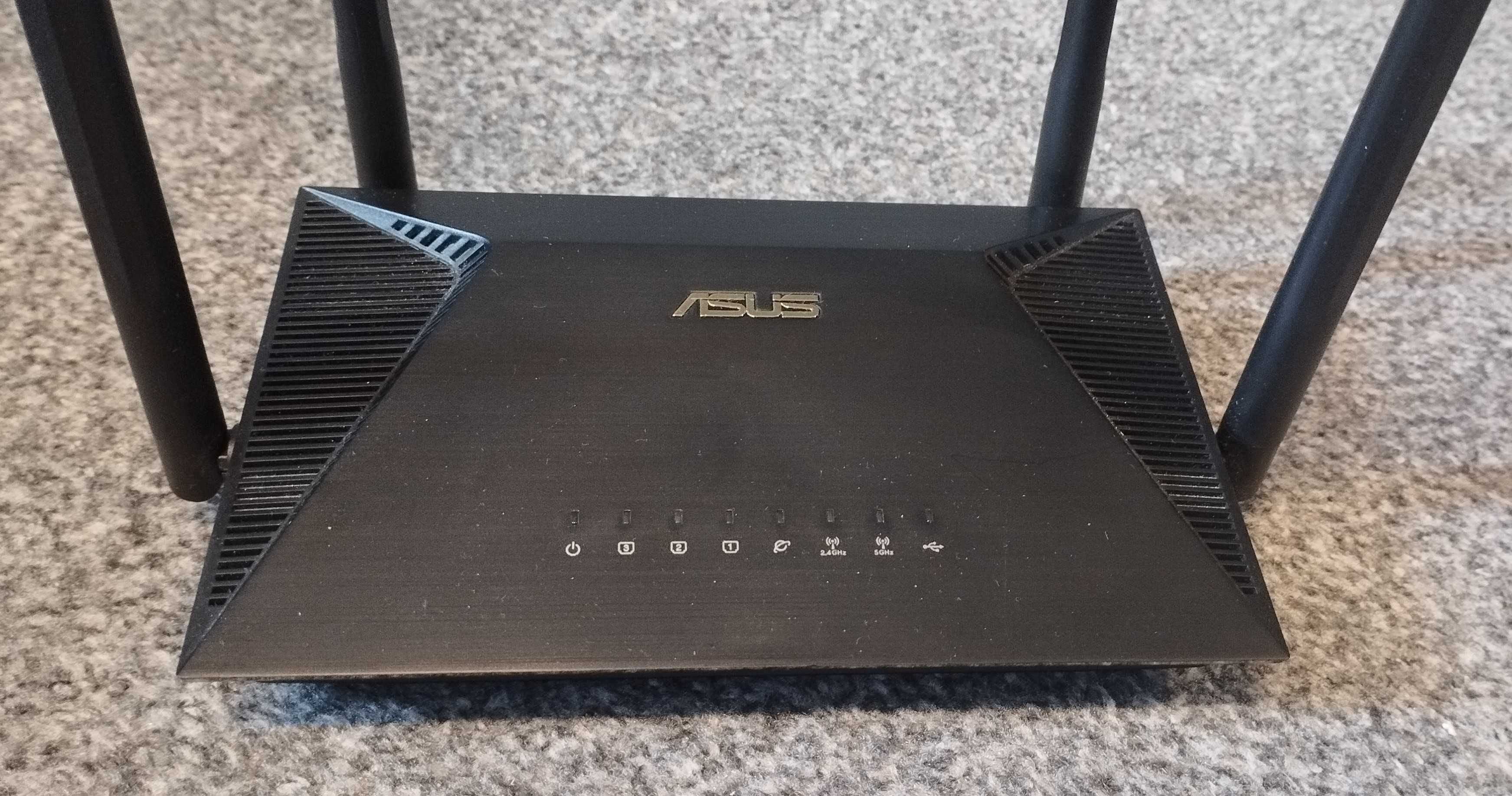 ASUS RT-AX1800U (1800Mb/s a/b/g/n/ac/ax, 1xUSB, 3xLAN) AiMesh