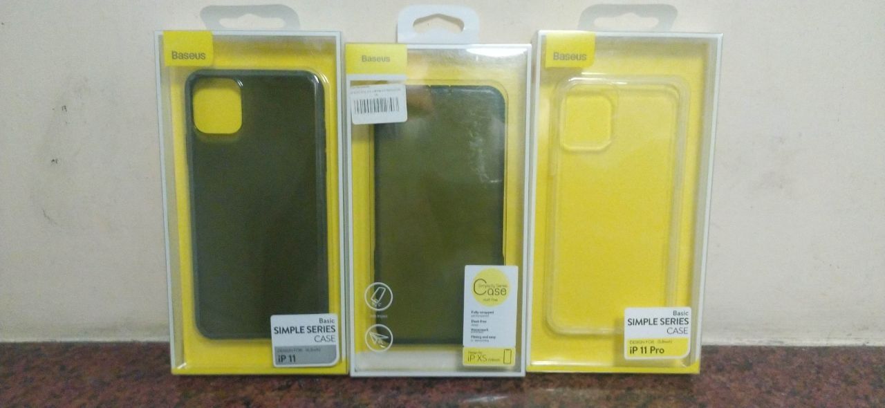 Продам коробку з чохлів та скла на різні моделі