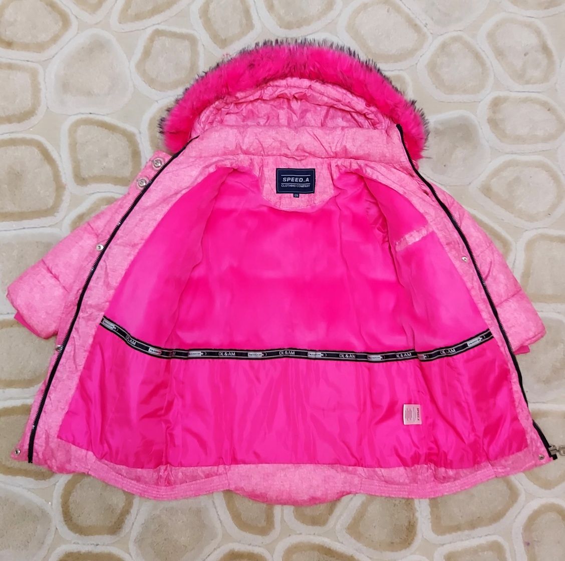 Продам зимняя куртка пуховик на девочку 6 - 9 лет