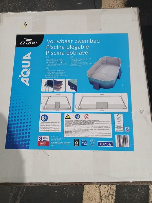 Piscina nova em caixa