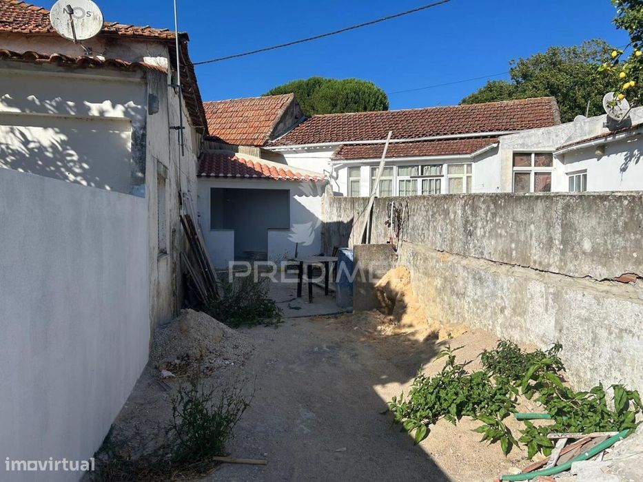 Moradia T2 remodelada em Santana da Carnota (Alenquer)