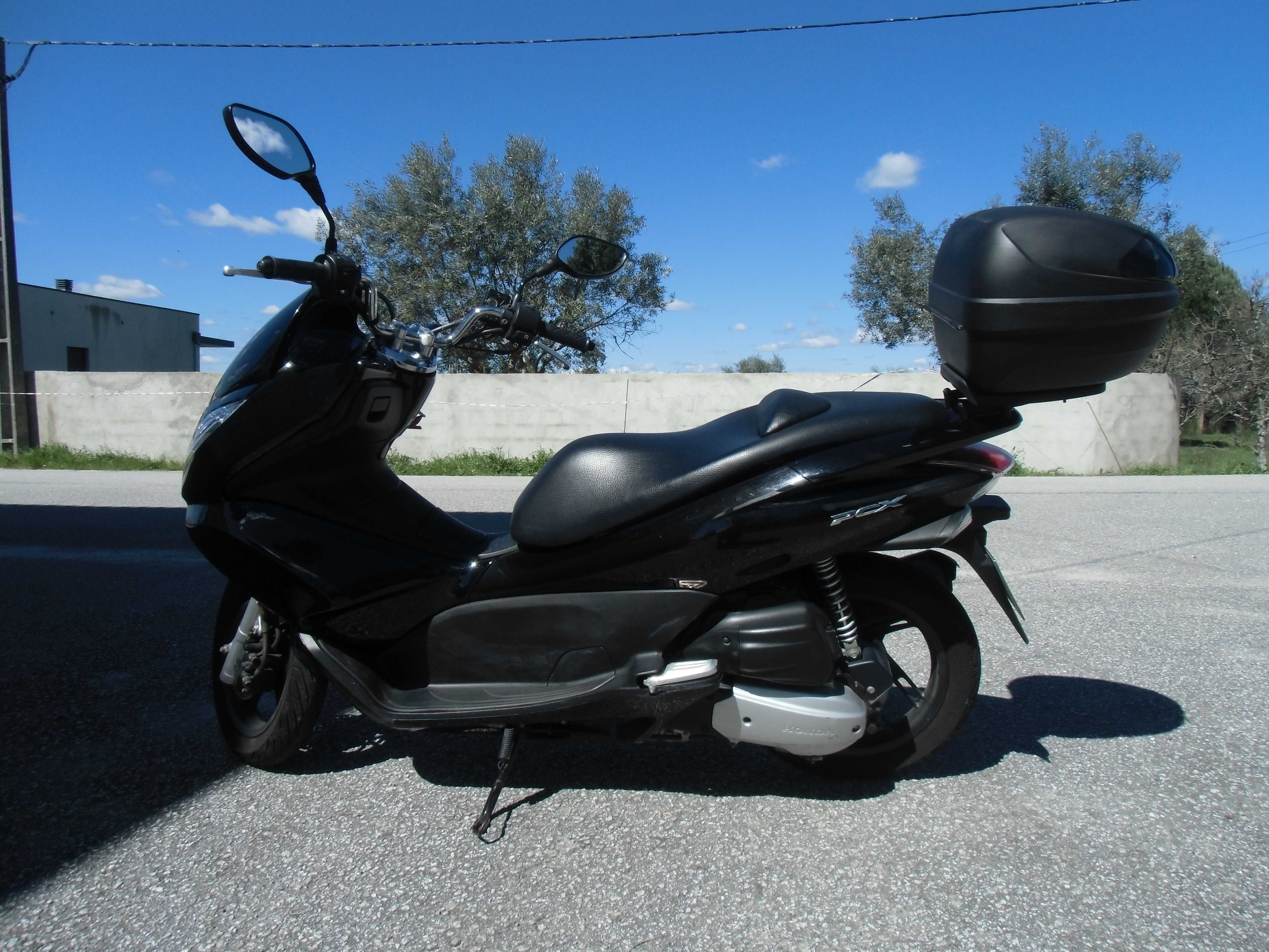 Honda pcx 125      8.6 kw