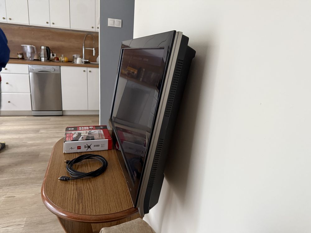 Sharp Telewizor 37”