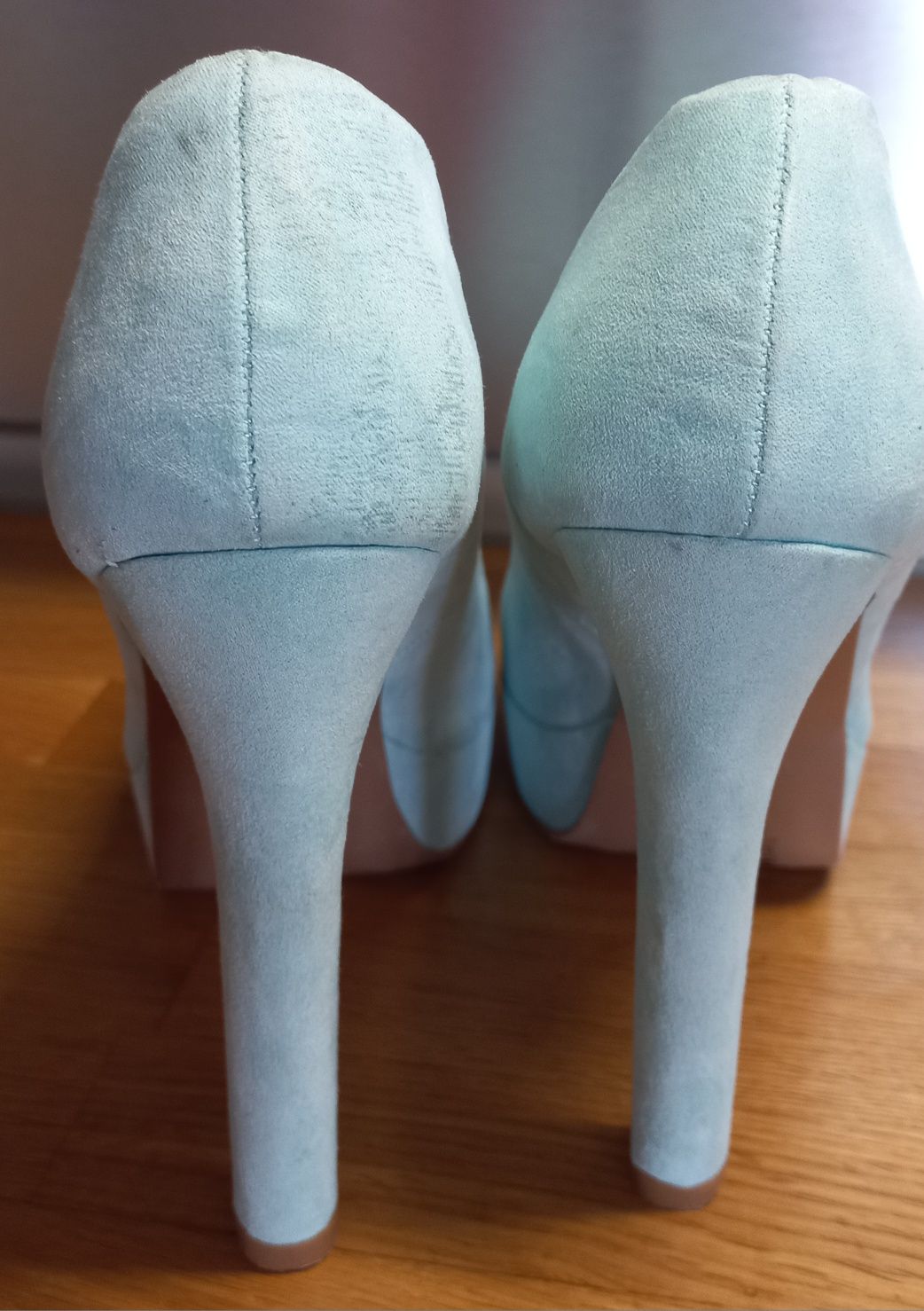 Buty damskie na koturnie 37