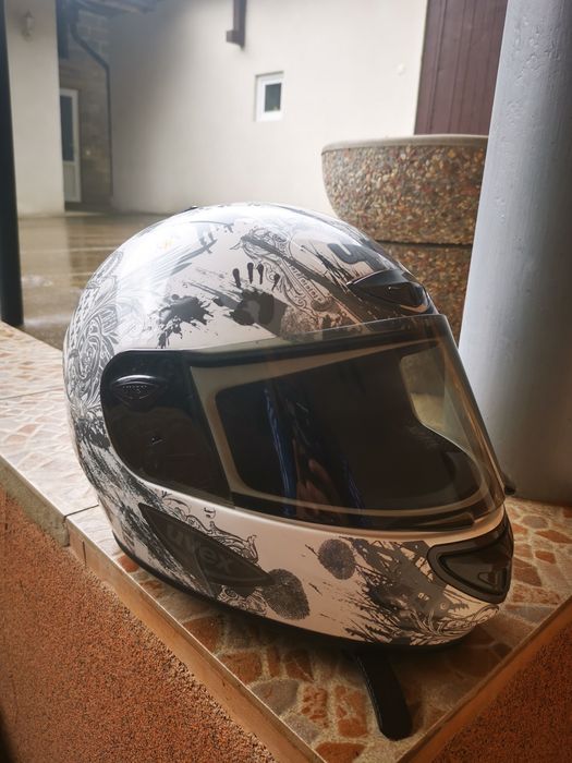 Шоломи продам недорого