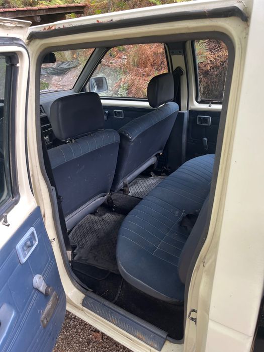 Carrinha d21 4x4 direção assistida 5 lugares