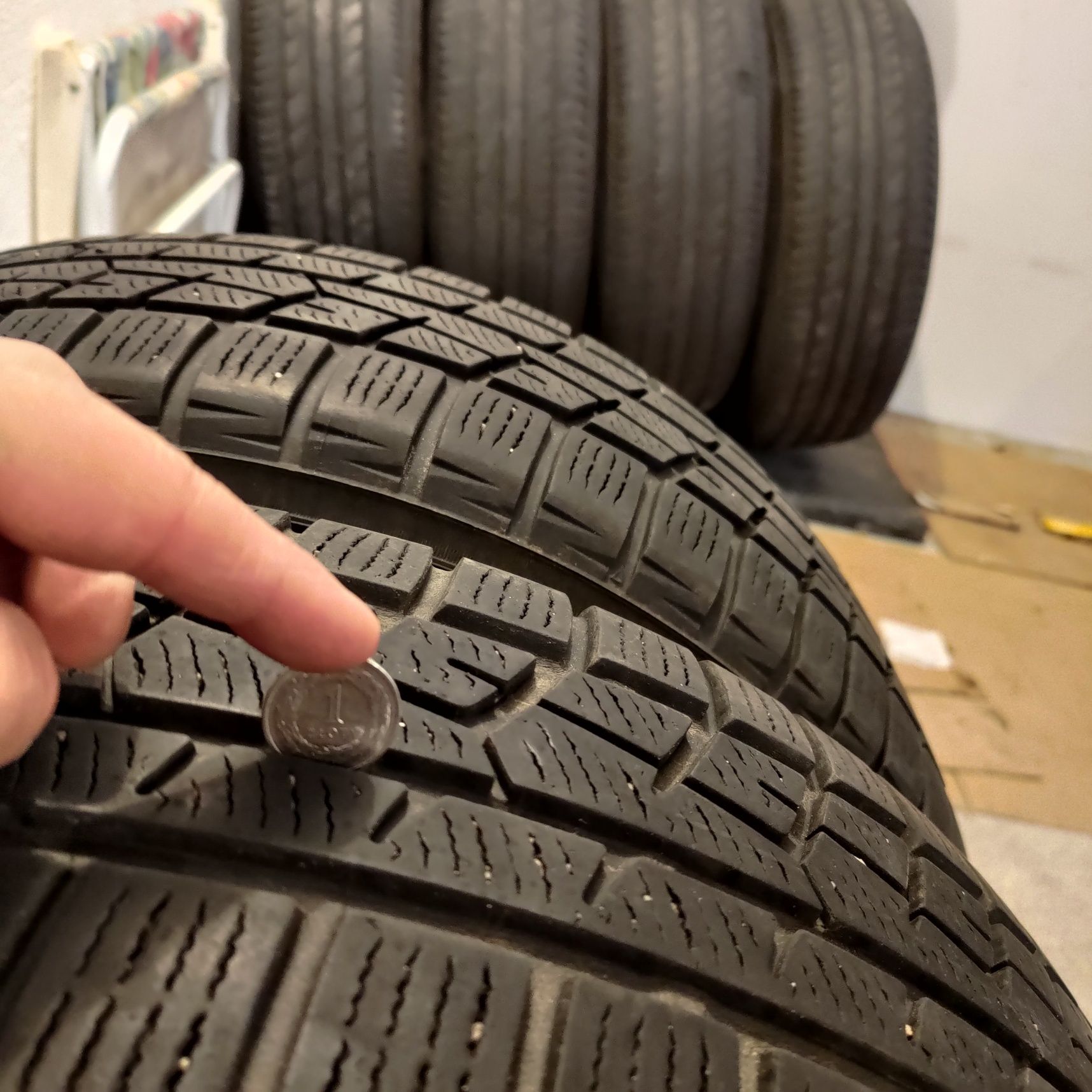 Yokohama 205/60 R16 zimowe