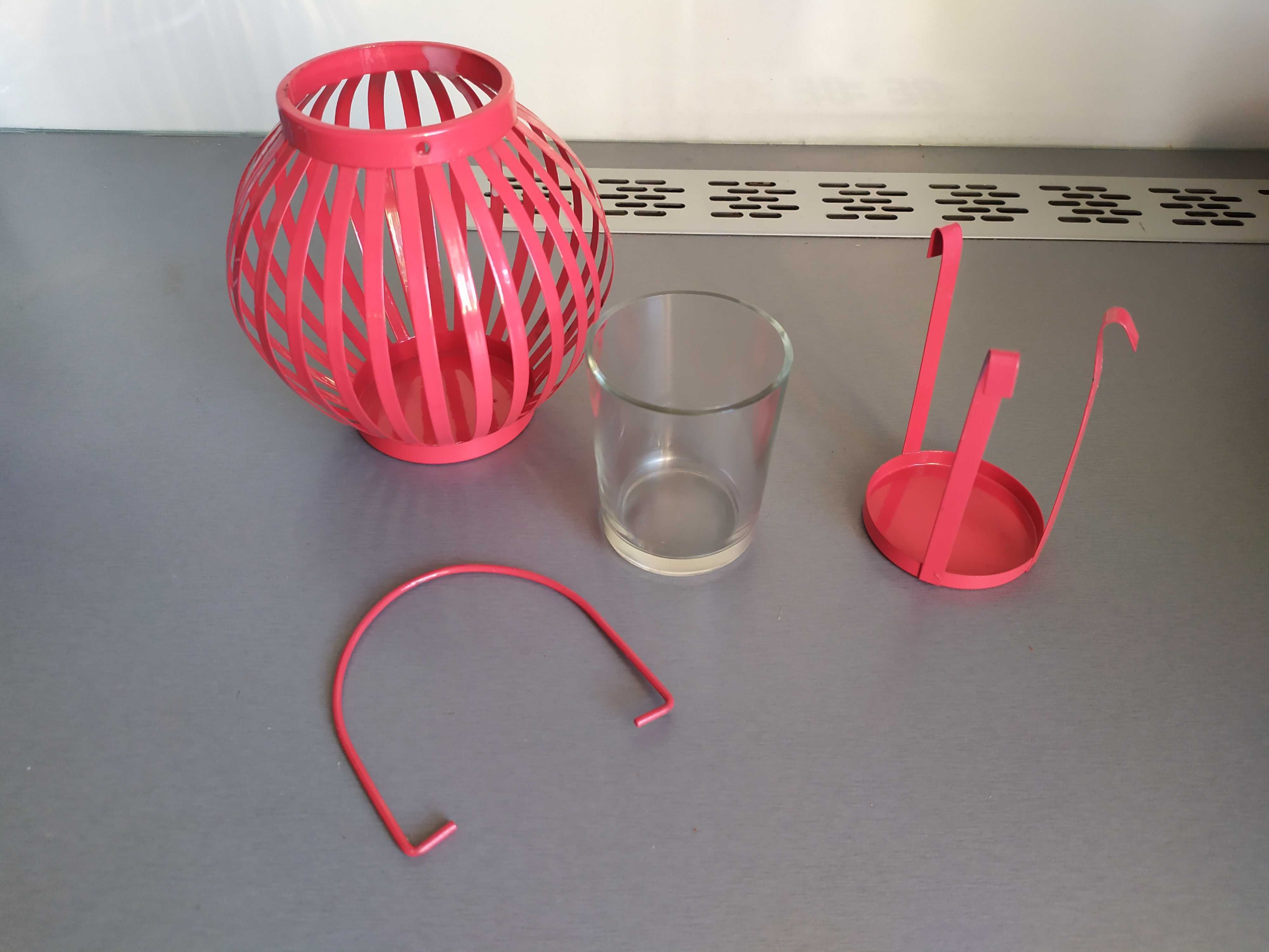 Latarenka metalowa na tealight czerwona świecznik metalowy