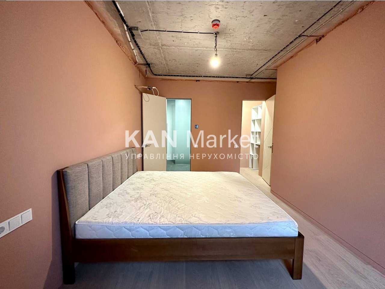 Продаж 3к квартири 95 м² з ремонтом у Файна Таун
