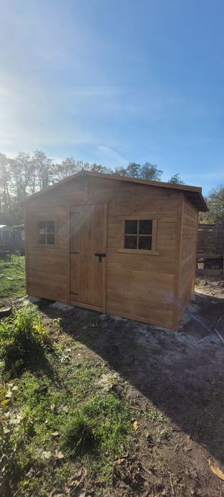 Domki narzędziowe na narzędzia drewutnie place zabaw huśtawki