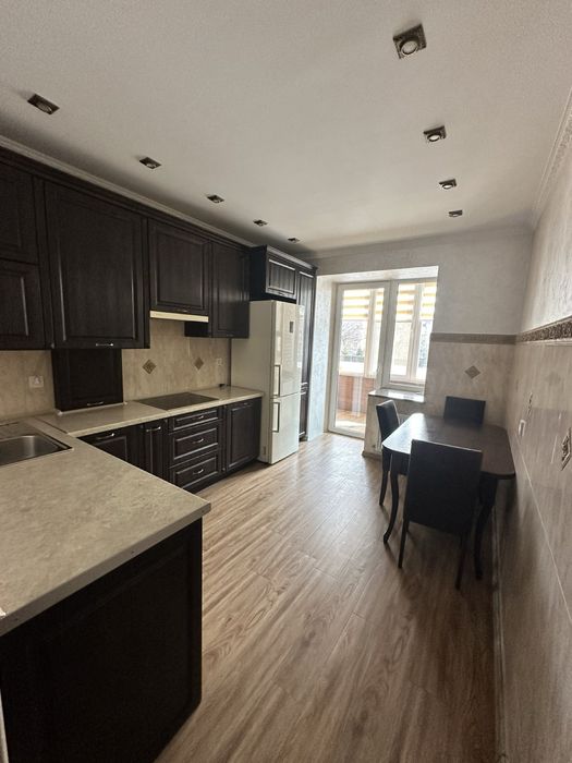 ,Здам 1-кімн.кв. 52 кв.м в новобудові по Серюка, біля Розетки, центр