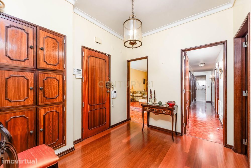 Espetacular Apartamento T5 com Terraço e Garagem, em São Domingos de B