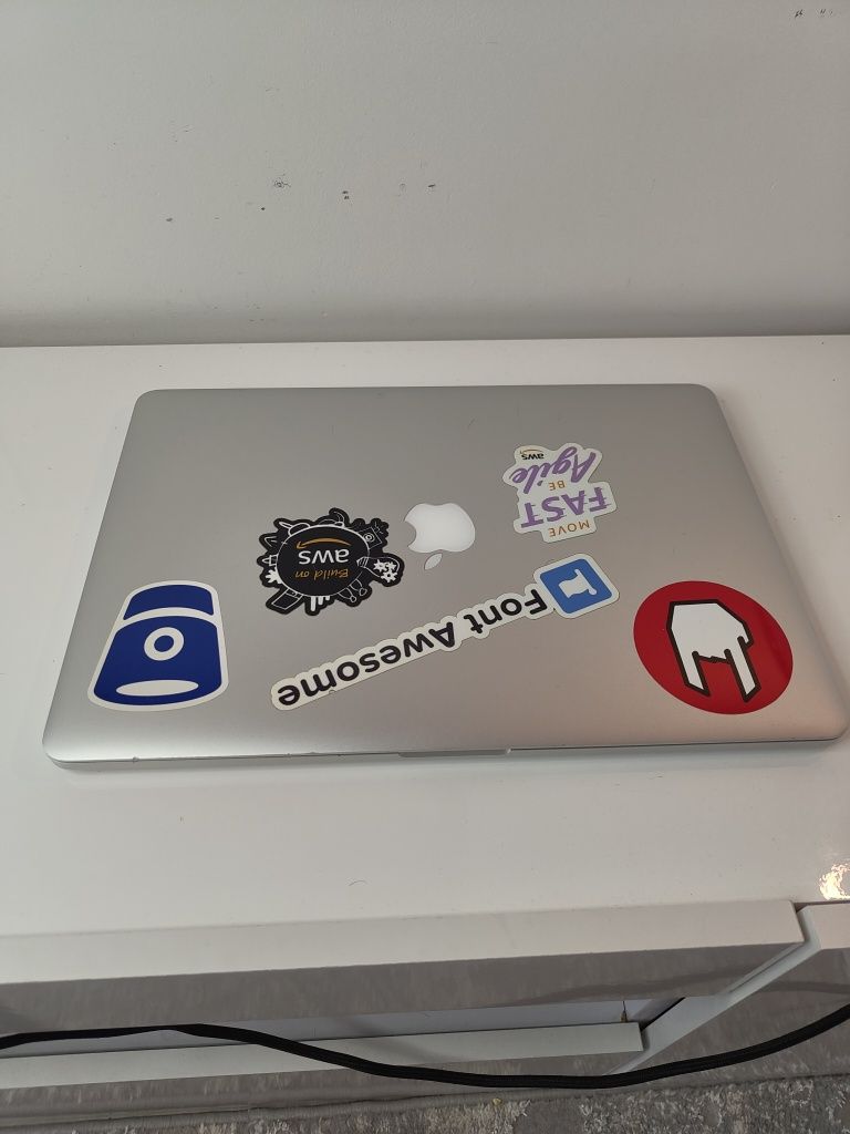 Ноутбук MacBook pro retina 2015 /i7/16 гб/SSD 256