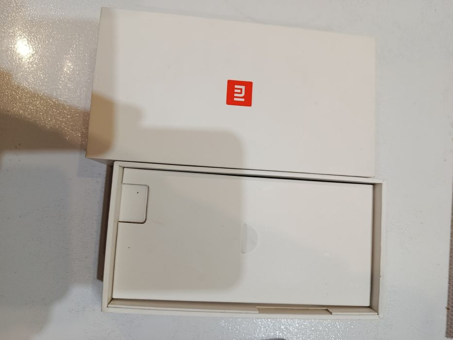 Продам телефон Xiaomi MI A1 4/64