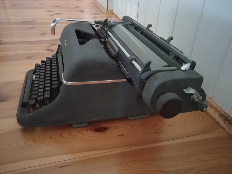 Maszyna do pisania Olympia Werke Wilhelmshaven AG dla kolekcjonera