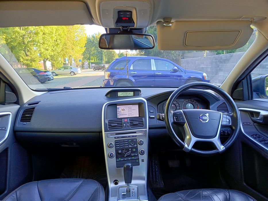 Volvo XC60 2,4d Automat v5c Anglik Navi LED
