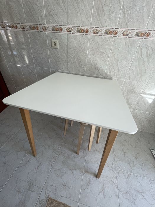 Mesa de cozinha/sala de jantar