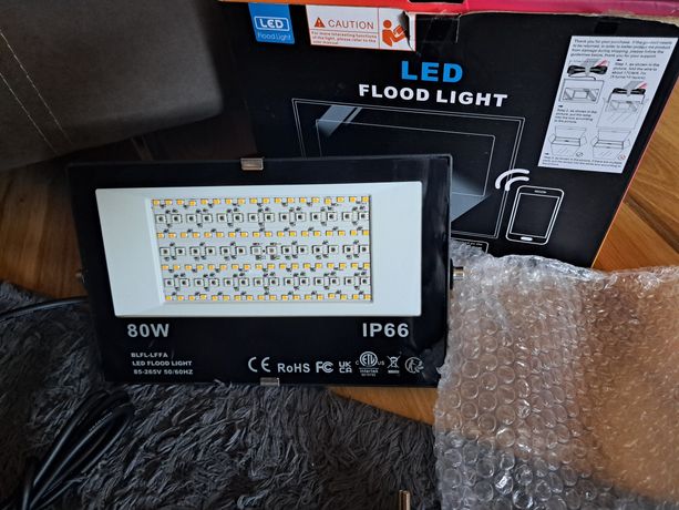 Reflektor LED RGBW 80W aplikacja