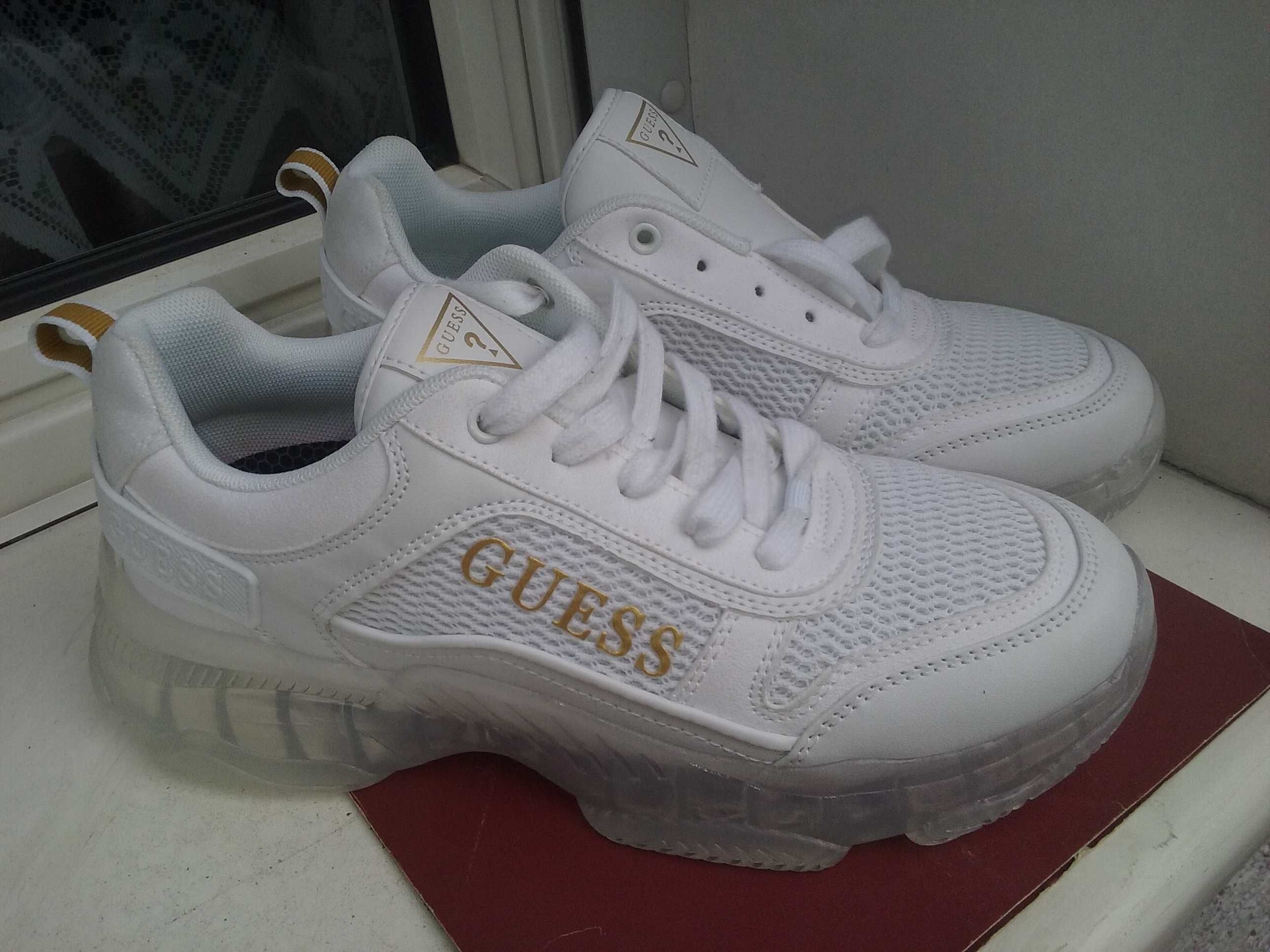 Buty GUESS r.40 EU