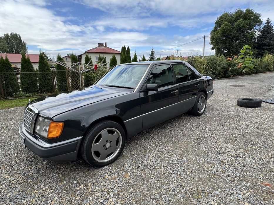 Mercedes-Benz W124