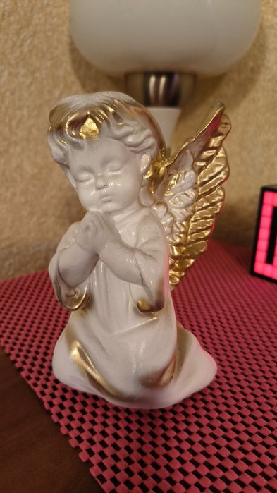 Продам  статуэтки разные