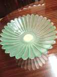 Fruteira antiga de vidro cor verde e branco