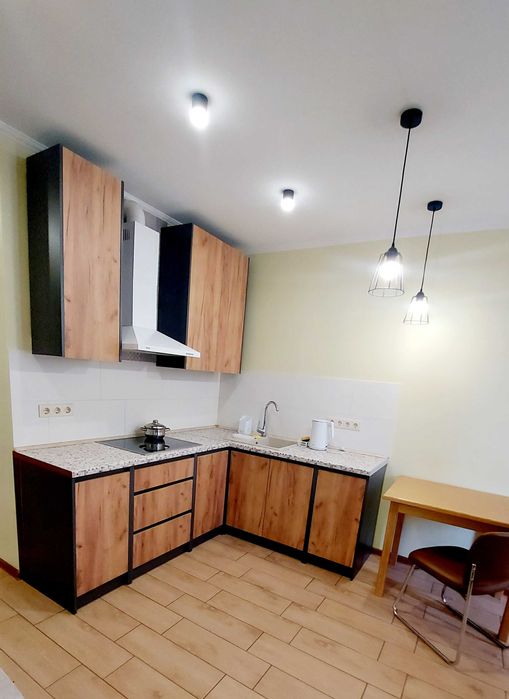 1 комнатна  з  евроремонтом  ст.М. Видубичі