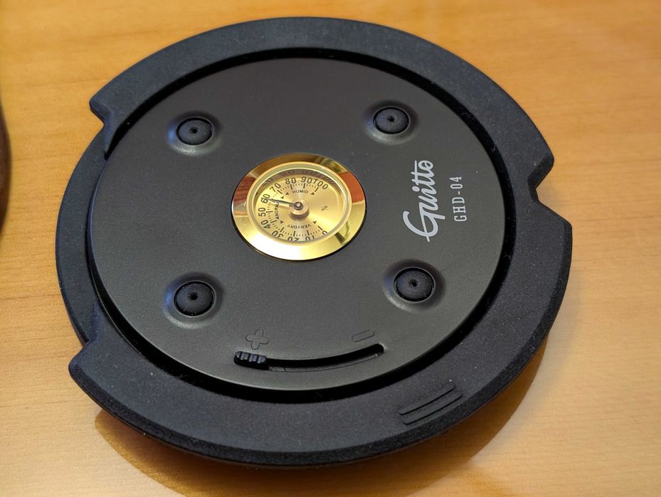 Увлажнитель для акустической гитары Guitto GHD-04