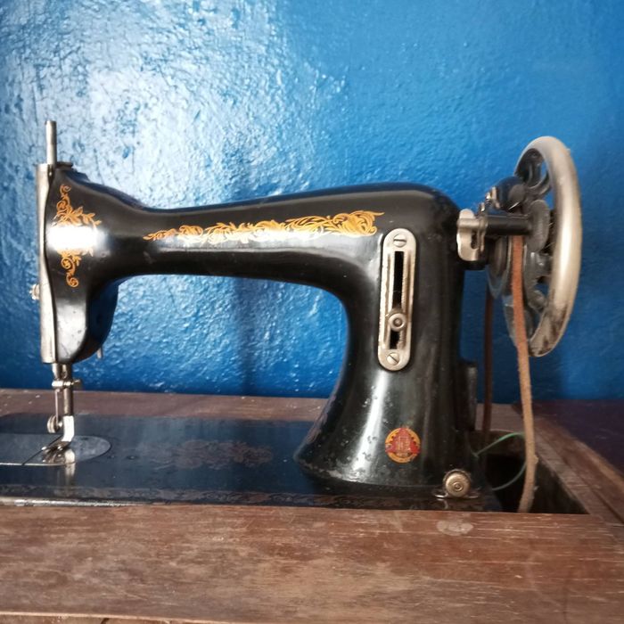 Швейная машинка б/у