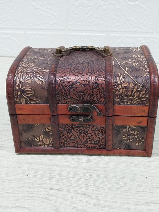 Сундук в винтажном стиле