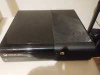 Konsola Xbox 360 E