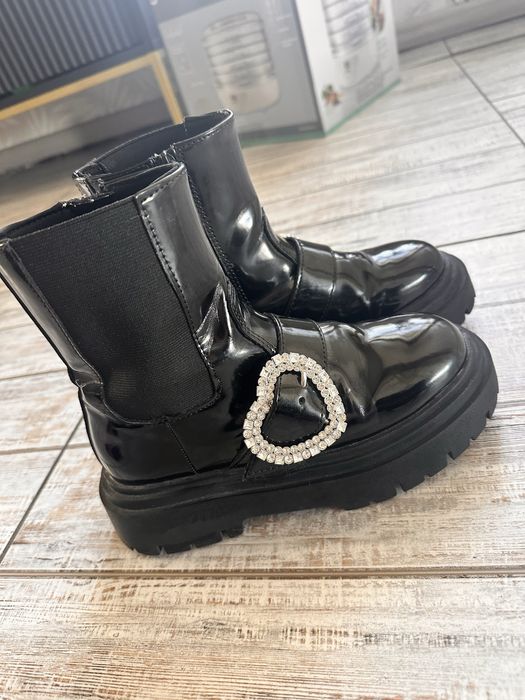 Дитячі лаковані чоботи ботинки Zara 33р