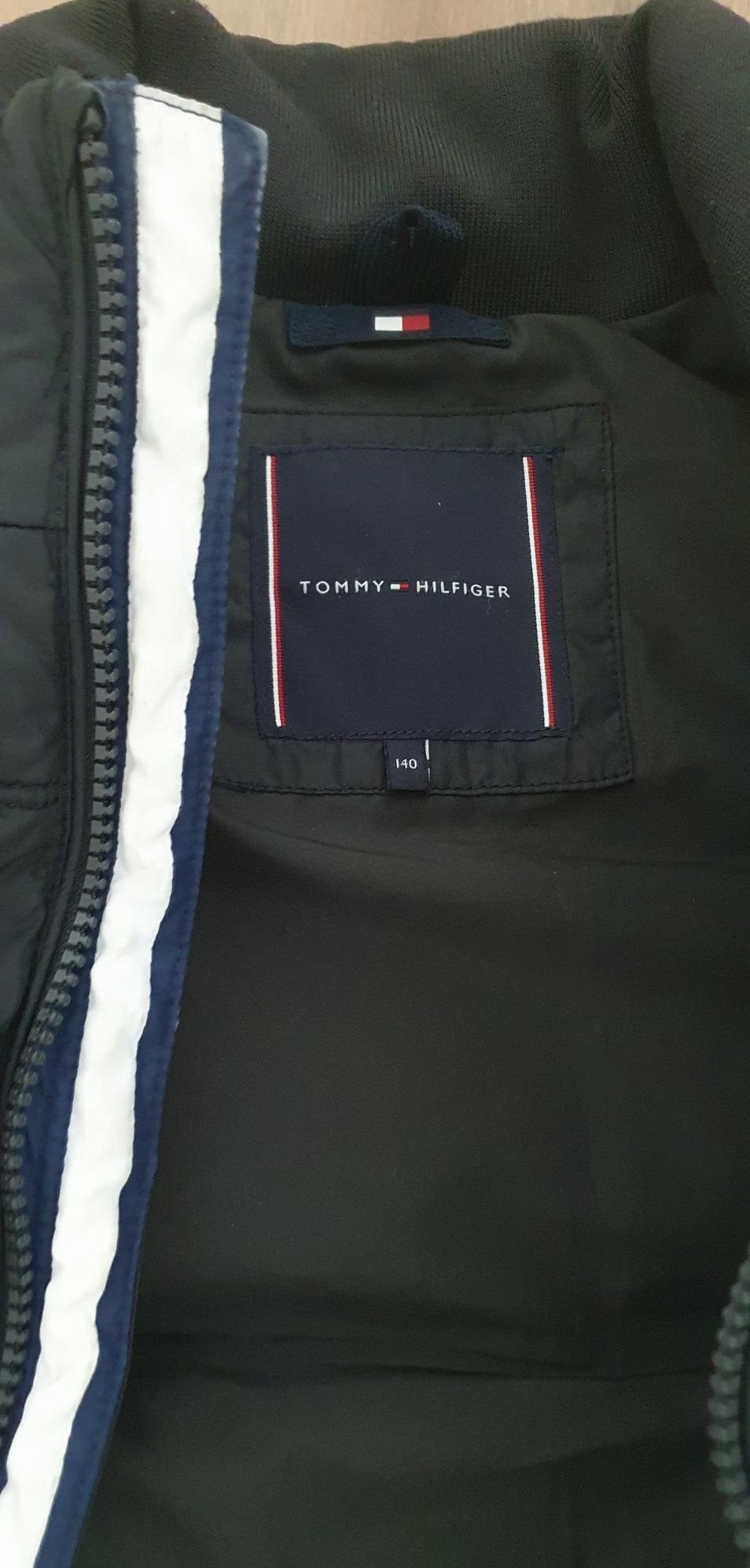 Colete TOMMY HILFIGER 8/10anos