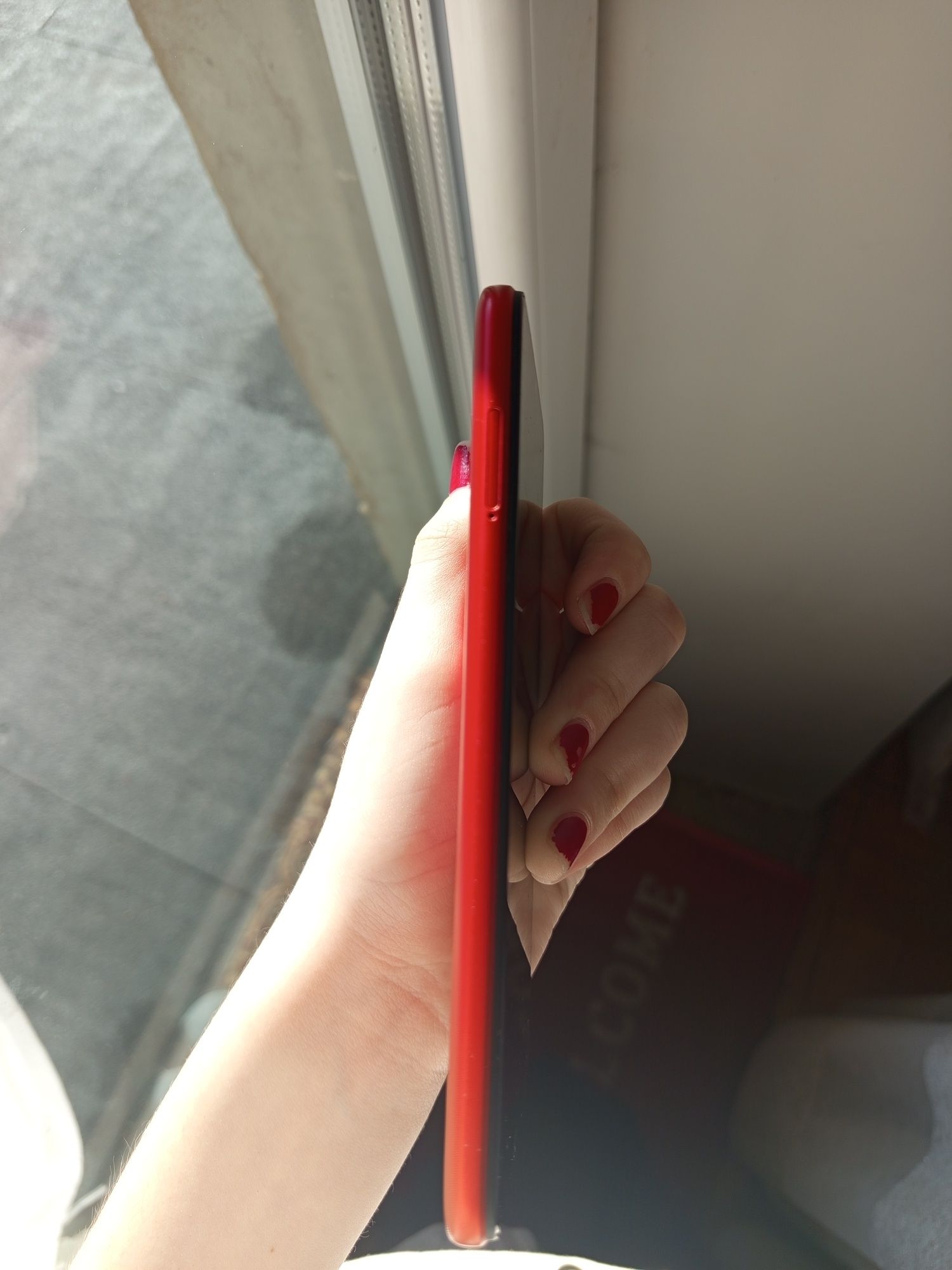 ПРОДАМ ТЕРМІНОВО!!Смартфон робочий Redmi 8A