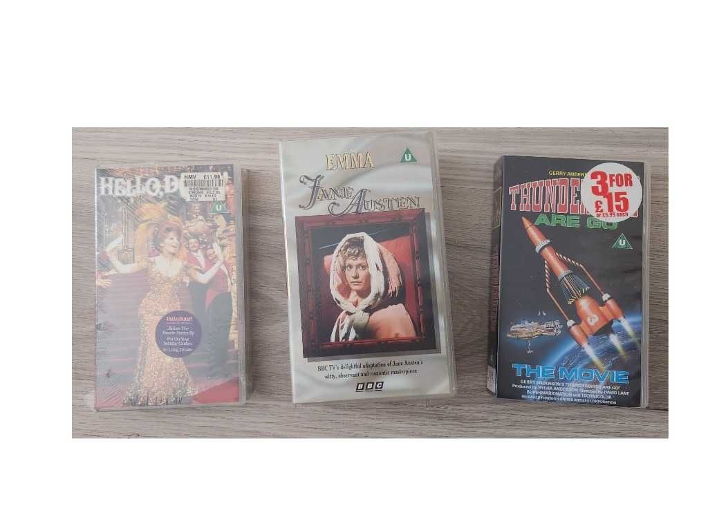 Zestaw zafofiowanych filmów VHS. Wydanie Brytyjskie