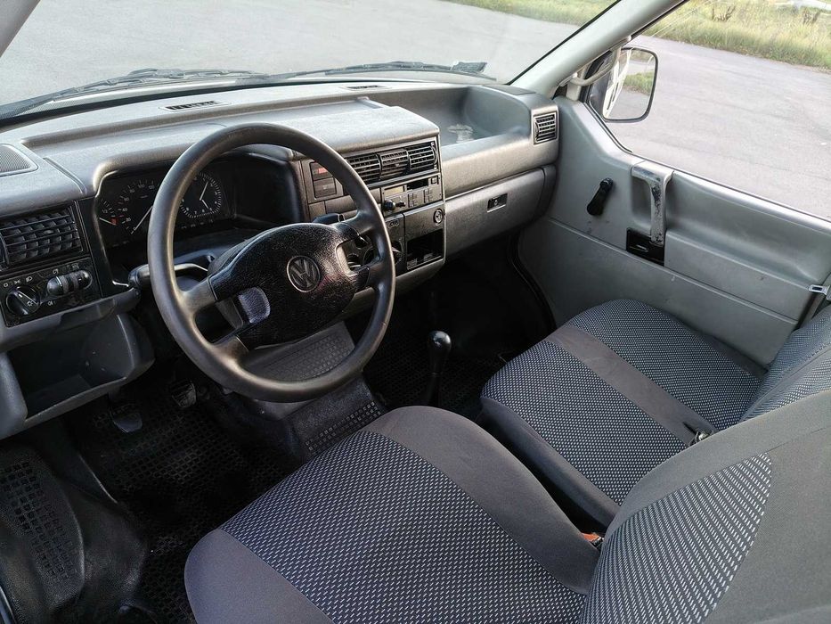 VOLKSWAGEN TRANSPORETER T4 1998r LONG 1.9TD Holenderka 6 osobowa Hak