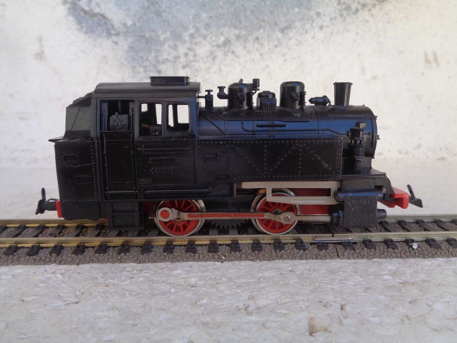1:87 PIKO Locomotiva a vapor BR 80 comboio