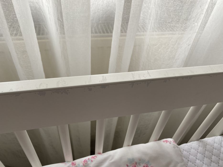 Łóżeczko Pinio dziecięce białe z materacem pościelą i karuzelą