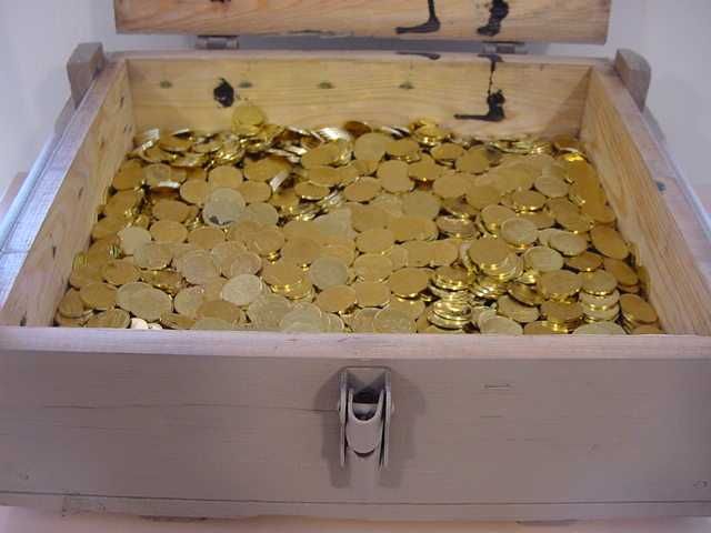 Złoty pociąg - skrzynia ze złotymi monetami