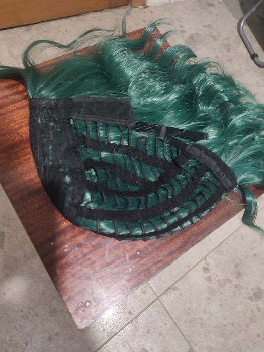 Перука темно зелена косплей