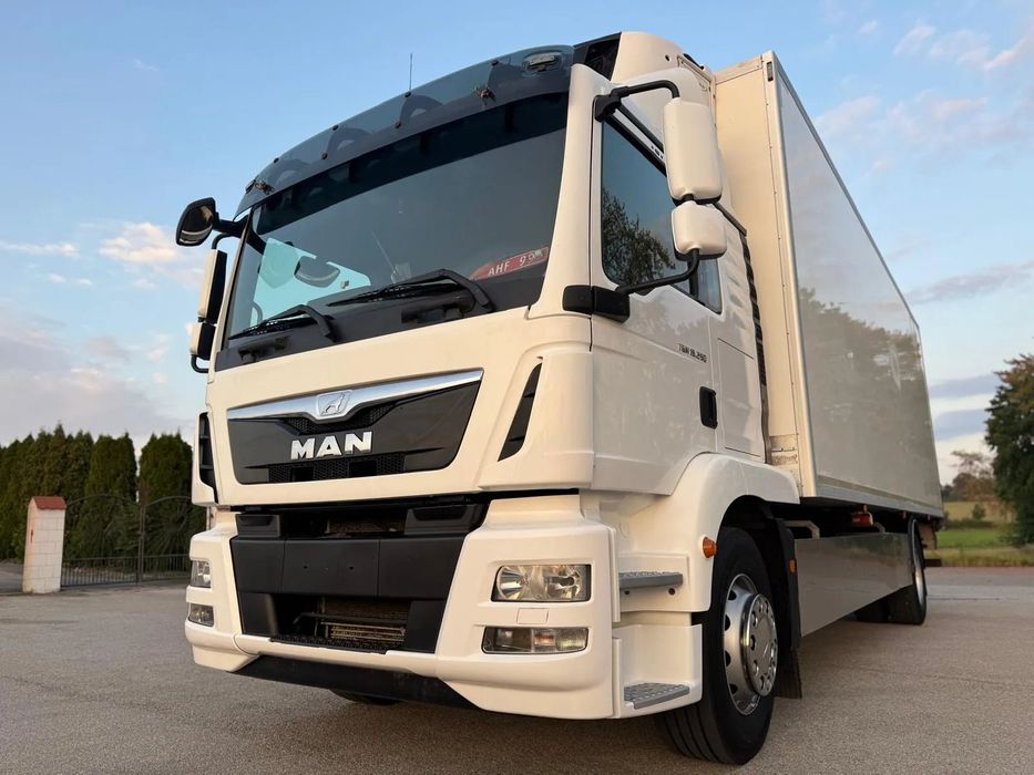 MAN TGM18.290 4x2 ACC/ CHłODNIA Z WINDĄ /CARRIER 850MT /SYPIALKA / EURO6/ASO  TGM18.290 4x2 Acc/ CHłodnia z Windą/Carierr/850MT /Sypialnia