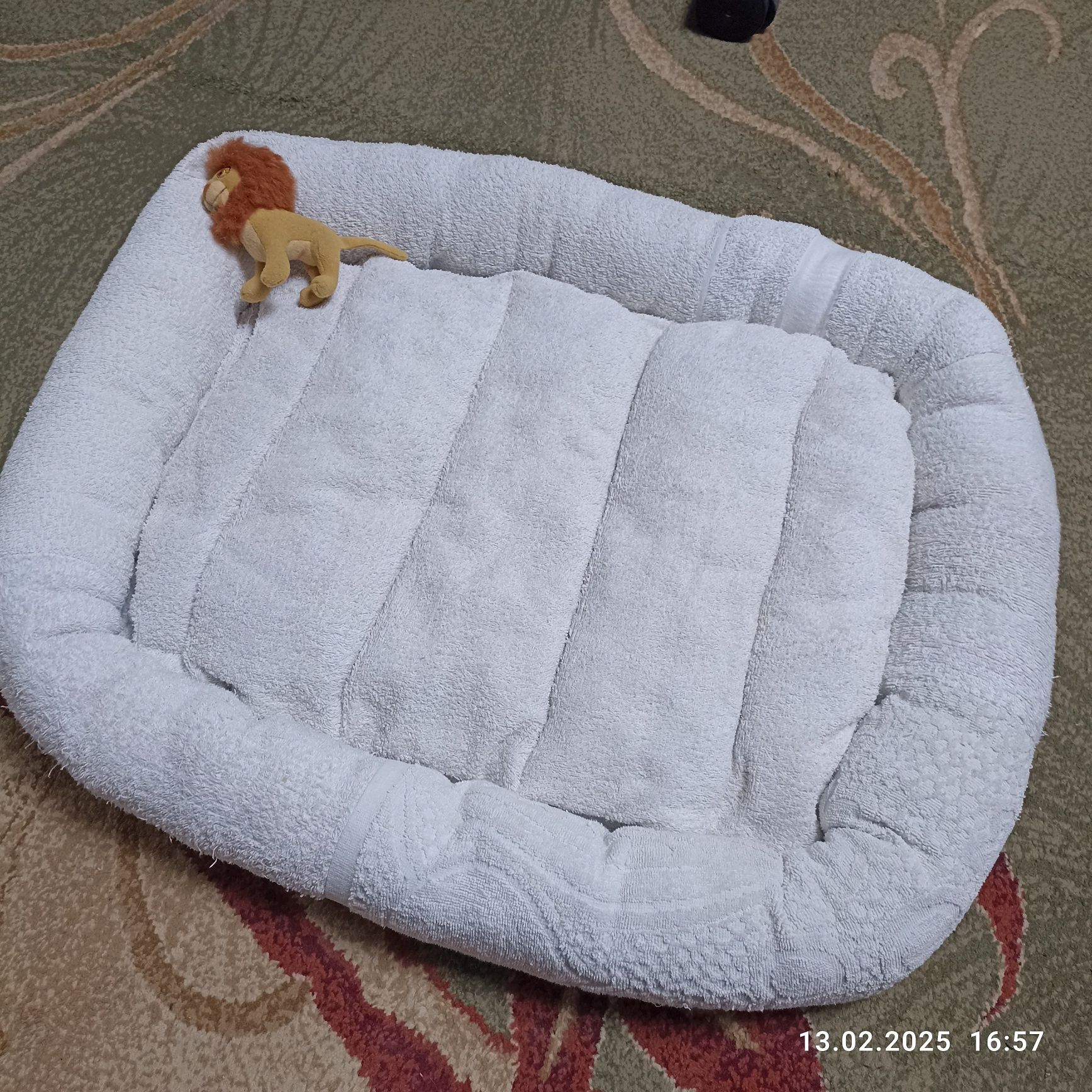 Лежанка для собаки, кота