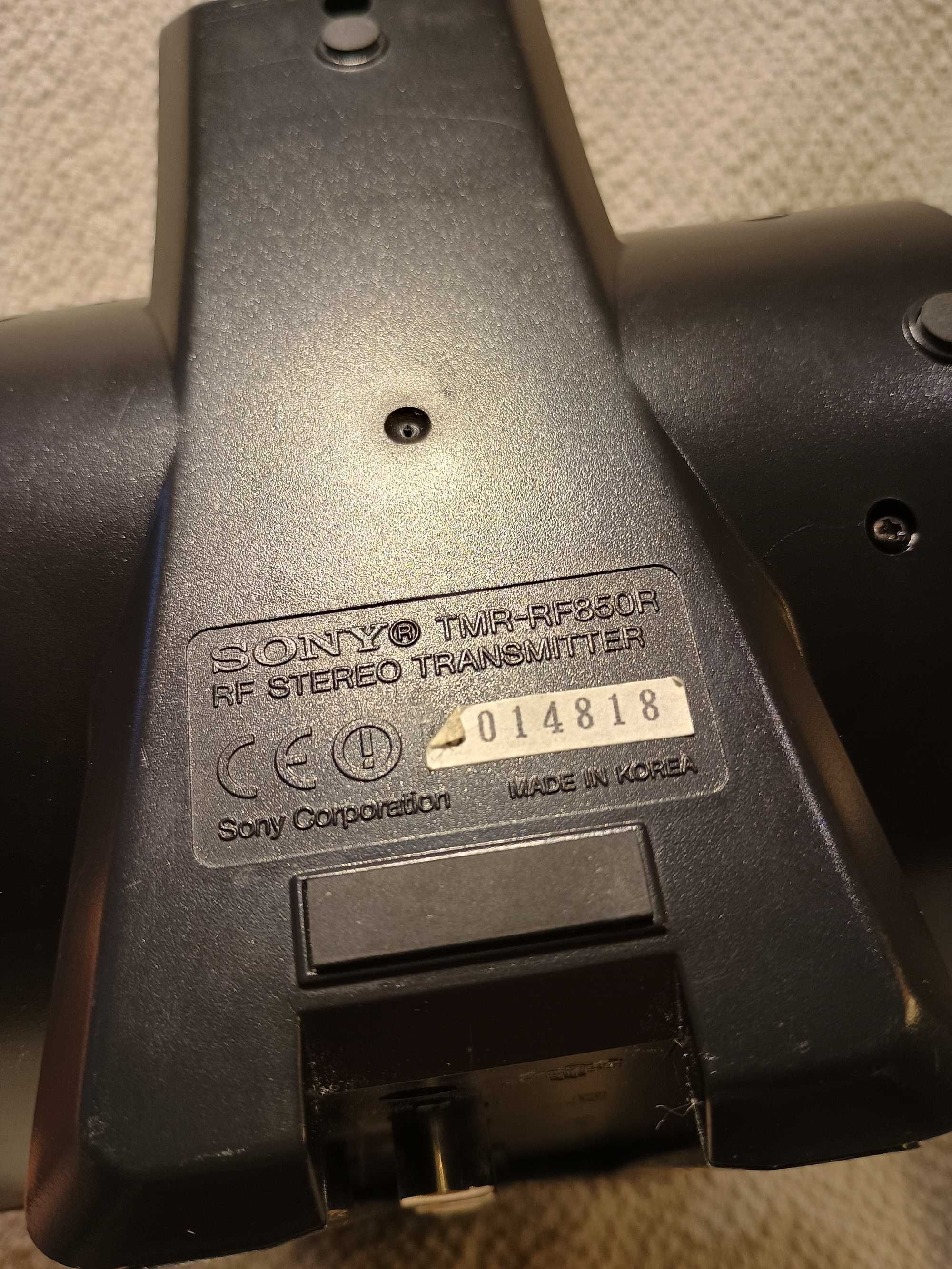 Stacja dokująca SONY do słuchawek TMR-RF850R