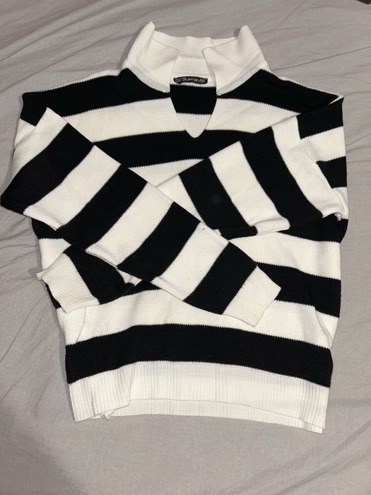 Кофта чорно-біла в полоску