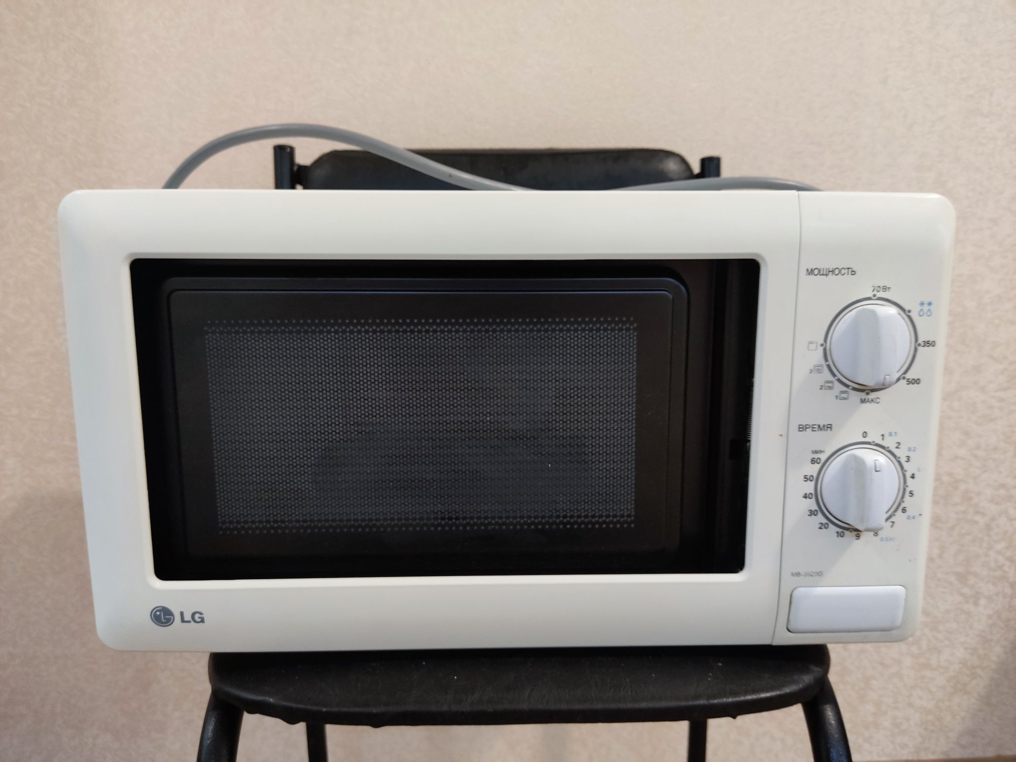 Мікрохвильова піч, LG MB-3929G