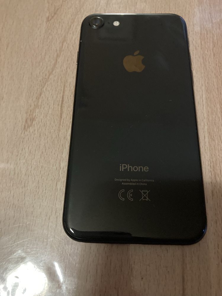Смартфон iPhone 8/ 64 Gb
