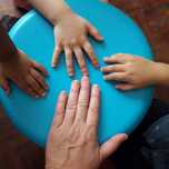 Ama Baby sitter cuidar e mimar as crianças