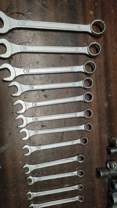 Sprzedam klucze 34 elementy